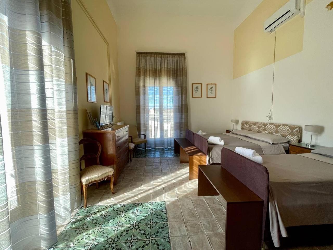 Casa Di Chiara Hostel Crotone Buitenkant foto