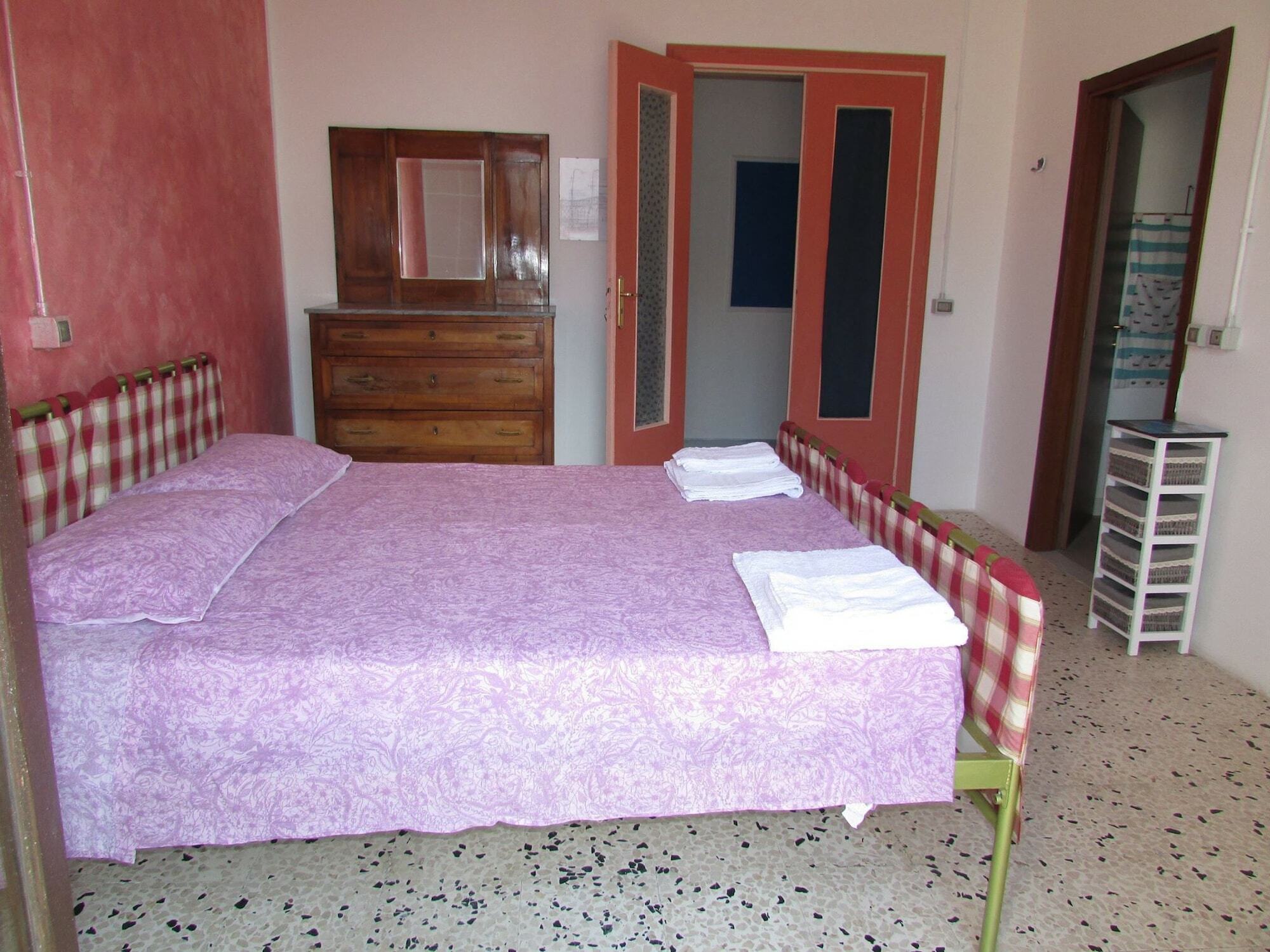 Casa Di Chiara Hostel Crotone Buitenkant foto